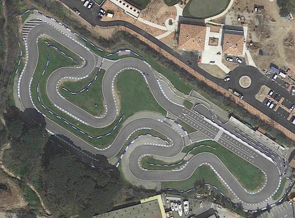 Photo du tracé du circuit de karting de Grimaud dans le Var